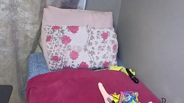 spicybootie online show from November 18, 2025, 5:12 am