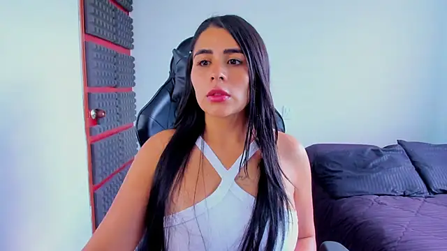 Snapshot of hannarusso chatting on February 17, 2026, 8:48 pm hannarusso online show from February 17, 2026, 8:48 pm
