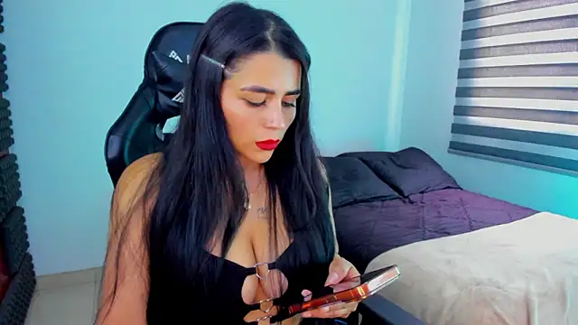 Snapshot of hannarusso chatting on March 4, 2026, 8:15 pm hannarusso online show from March 4, 2026, 8:15 pm