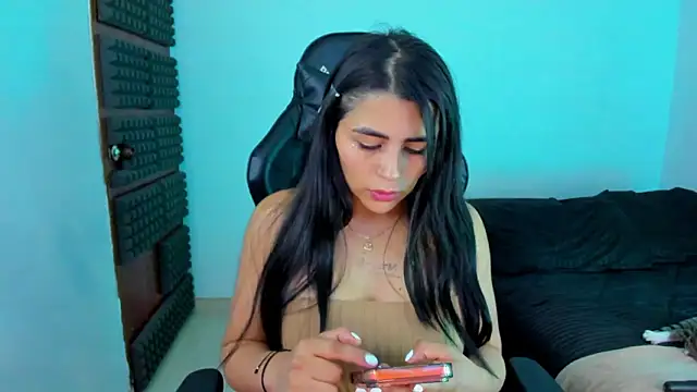 Snapshot of hannarusso chatting on March 11, 2026, 12:05 am hannarusso online show from March 11, 2026, 12:05 am