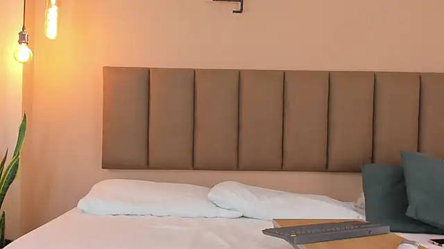 honeygray02 online show from October 31, 2025, 12:39 pm