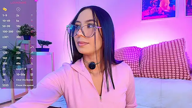 Valen ross  online show from January 8, 2026, 10:56 pm