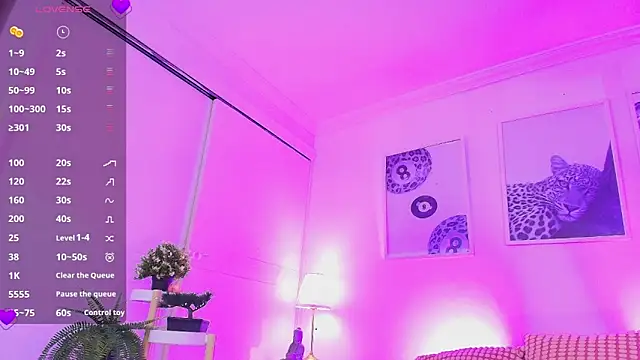 Valen ross  online show from February 5, 2026, 9:19 pm