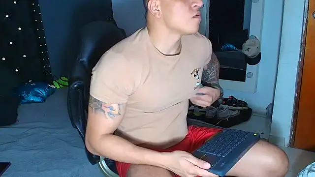 ethan dalton  online show from September 12, 2025, 3:17 am