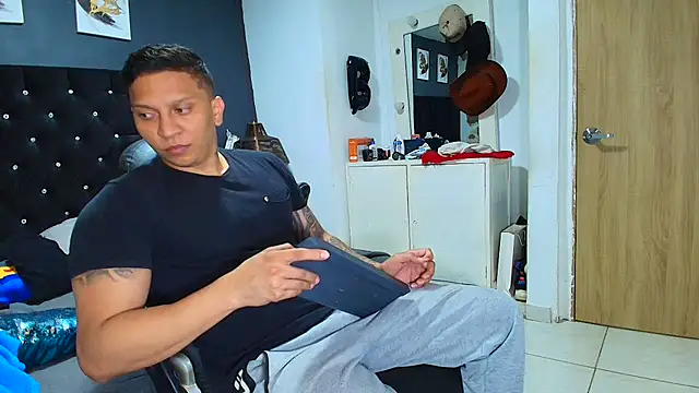 ethan dalton  online show from March 26, 2026, 3:23 am