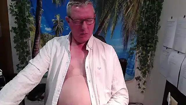 JamesBauer online show from December 22, 2025, 4:31 am