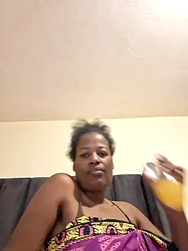 sexylira online show from February 18, 2026, 11:28 am