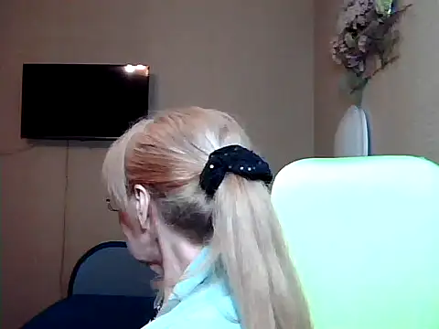 Margo Sweety online show from March 19, 2025, 4:45 pm