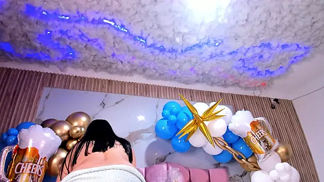 Nicolee19 online show from October 1, 2025, 11:11 pm