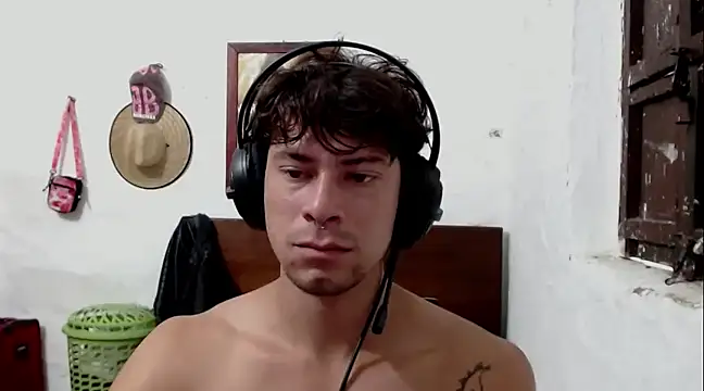 Snapshot of billykink chatting on March 17, 2025, 4:01 pm billykink online show from March 17, 2025, 4:01 pm