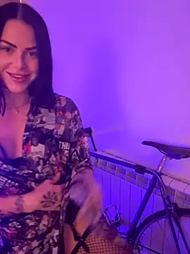 missninasparkle online show from September 23, 2025, 10:57 pm