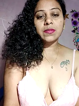 JENNIFERtamil online show from April 12, 2026, 7:52 pm