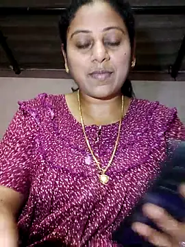 JENNIFERtamil online show from April 24, 2026, 7:33 am