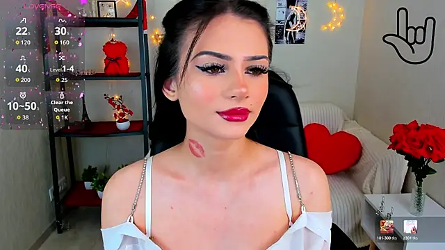 Snapshot of Kitti__ chatting on June 8, 2026, 1:20 am Kitti online show from June 8, 2026, 1:20 am