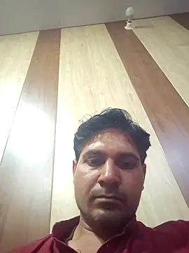 johnny8731 online show from April 7, 2026, 2:39 pm