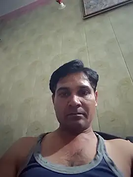 johnny8731 online show from April 13, 2026, 4:12 pm