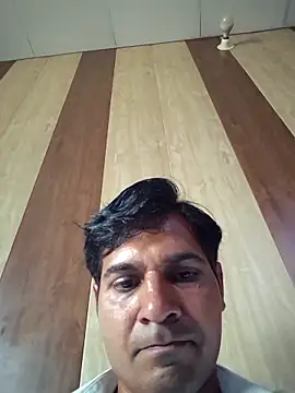 Snapshot of johnny8731 chatting on May 3, 2026, 5:13 am johnny8731 online show from May 3, 2026, 5:13 am