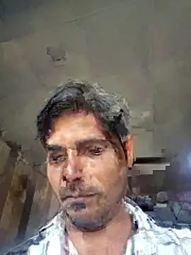 Snapshot of johnny8731 chatting on May 8, 2026, 4:18 am johnny8731 online show from May 8, 2026, 4:18 am