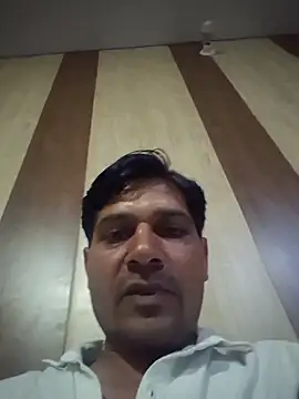 Snapshot of johnny8731 chatting on May 27, 2026, 2:25 pm johnny8731 online show from May 27, 2026, 2:25 pm