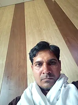 Snapshot of johnny8731 chatting on May 28, 2026, 8:22 am johnny8731 online show from May 28, 2026, 8:22 am