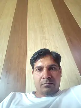 Snapshot of johnny8731 chatting on May 31, 2026, 8:10 am johnny8731 online show from May 31, 2026, 8:10 am