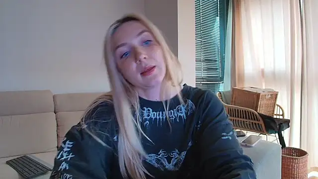 Snapshot of tattoobbgirl chatting on May 9, 2026, 4:12 pm tattoobbgirl online show from May 9, 2026, 4:12 pm