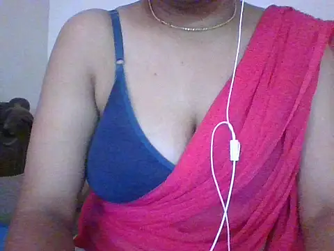 Snapshot of snehashreyatamil chatting on October 29, 2025, 7:54 am snehashreyatamil online show from October 29, 2025, 7:54 am