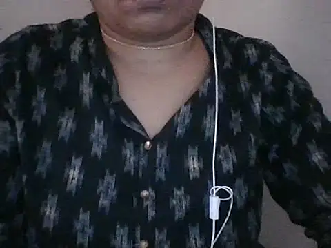 Snapshot of snehashreyatamil chatting on December 1, 2025, 8:41 am snehashreyatamil online show from December 1, 2025, 8:41 am