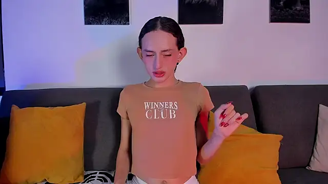 peachandtyron  online show from September 26, 2025, 4:05 am