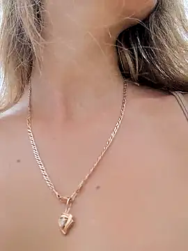 Brilliant-Splashes online show from December 20, 2025, 3:46 am