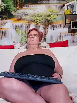 QueenPammy1 online show from February 16, 2025, 3:27 pm