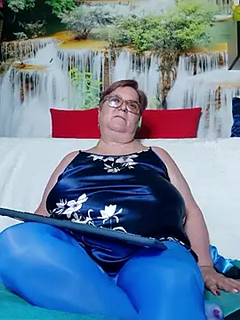 QueenPammy1 online show from January 10, 2026, 5:37 pm