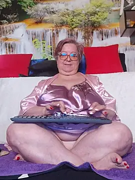 QueenPammy1 online show from March 31, 2026, 8:37 am