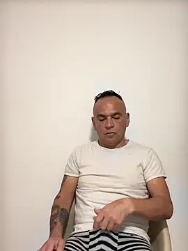 Snapshot of mateocali25 chatting on May 23, 2026, 11:58 am mateocali25 online show from May 23, 2026, 11:58 am