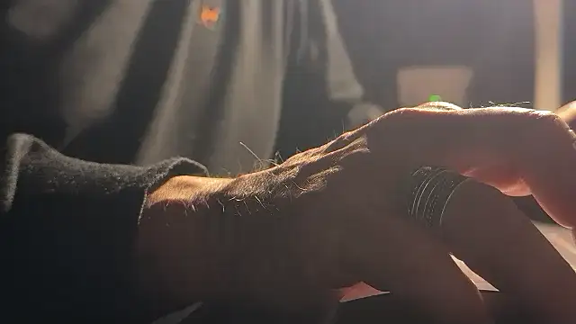 Max 965 online show from December 14, 2025, 5:51 pm