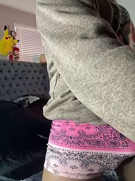 piscesaurora online show from March 20, 2025, 12:22 pm