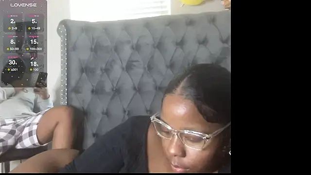 piscesaurora online show from March 22, 2025, 5:52 pm