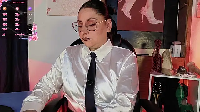 Snapshot of _LuanaDabbraccio chatting on May 7, 2026, 2:44 pm LuanaDabbraccio online show from May 7, 2026, 2:44 pm