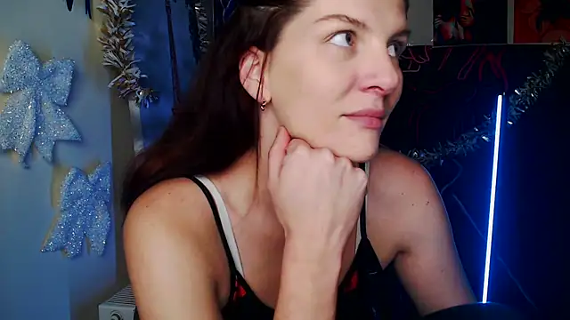 VanessaRey  online show from December 19, 2025, 8:43 am