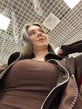 MilaBee online show from April 14, 2026, 7:58 am