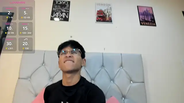 Snapshot of Ethan_Westt chatting on March 19, 2025, 8:54 pm Ethan Westt online show from March 19, 2025, 8:54 pm