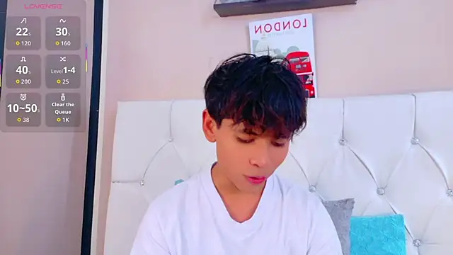 Snapshot of Ethan_Westt chatting on May 25, 2026, 8:26 pm Ethan Westt online show from May 25, 2026, 8:26 pm
