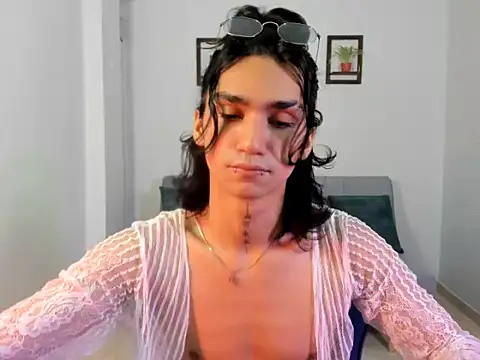 leoaddams22 online show from October 14, 2025, 2:18 pm