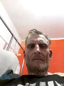 Snapshot of Tomassasdss chatting on October 1, 2025, 2:39 am Tomassasdss online show from October 1, 2025, 2:39 am