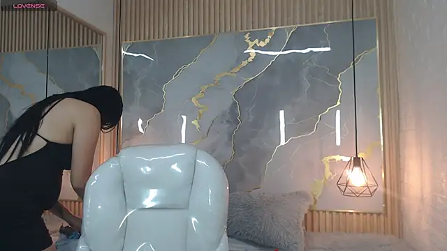 nei girl online show from November 13, 2025, 1:37 am