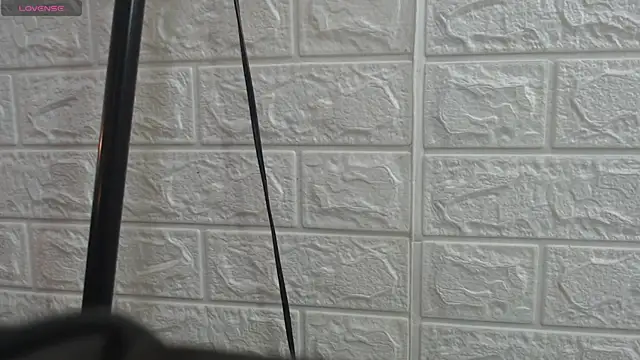 nei girl online show from November 29, 2025, 11:24 am