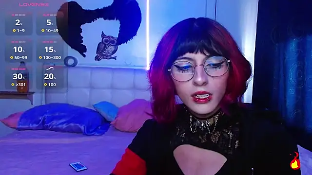 goth minerva online show from September 29, 2025, 1:49 pm