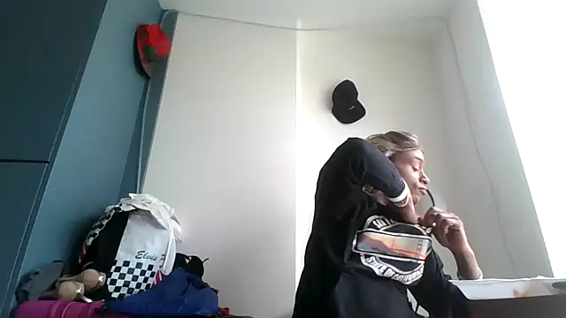 Snapshot of ItsBarbieBitcxxxx69 chatting on February 11, 2026, 9:09 pm ItsBarbieBitcxxxx69 online show from February 11, 2026, 9:09 pm