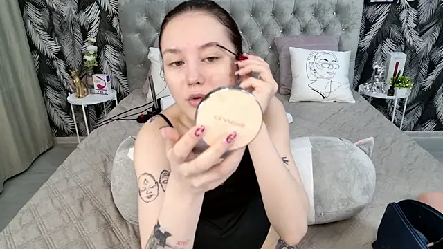 CarolineTenders online show from January 14, 2026, 1:22 am