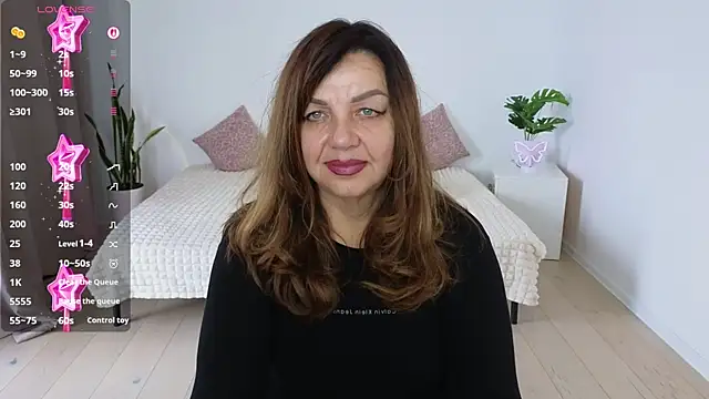 Snapshot of Nika_Light chatting on October 17, 2025, 10:18 am Nika Light online show from October 17, 2025, 10:18 am